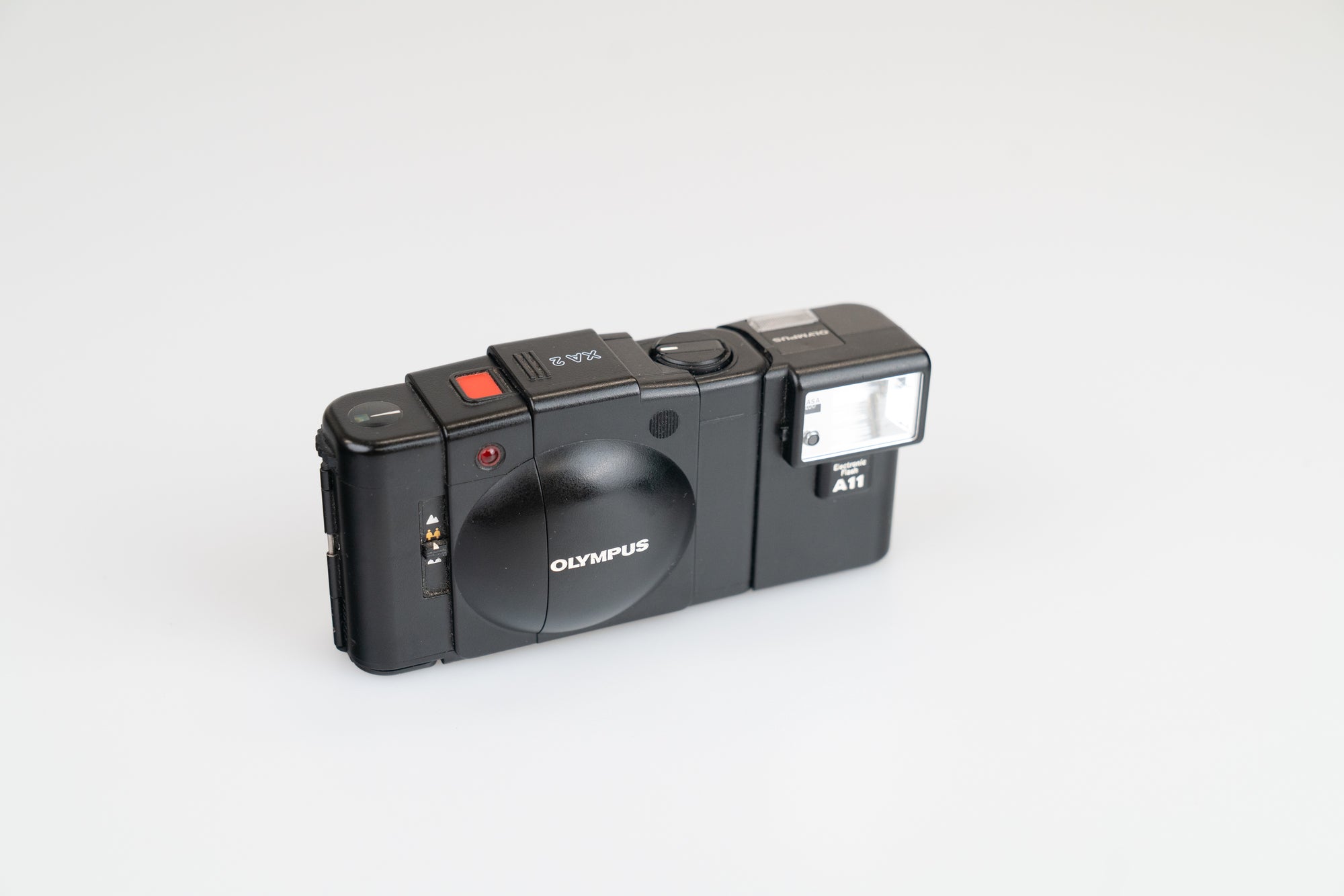 Olympus XA2 med A11-blitz