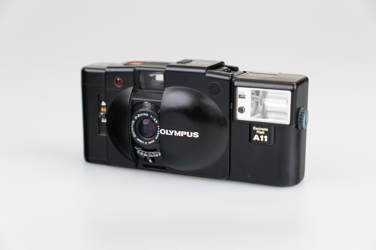 Olympus XA2 med A11-blitz