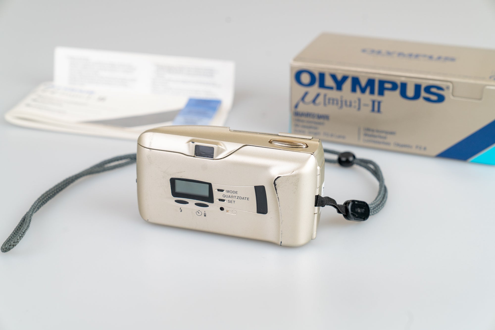 Olympus MJU II – 35mm point and shoot – Med eske & Dokumenter