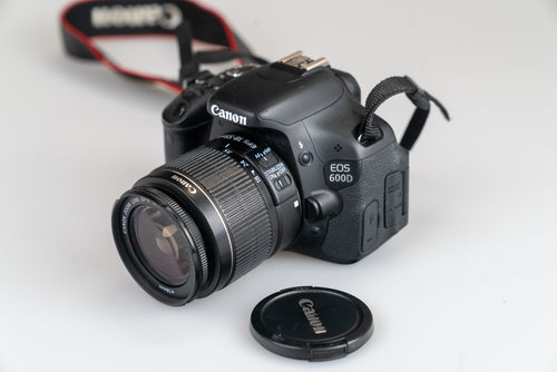 Canon EOS 600D – Kit med lader