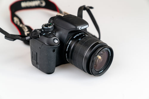 Canon EOS 600D – Kit med lader