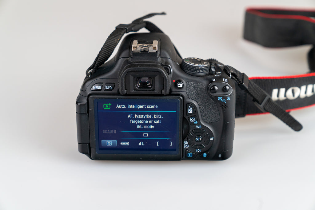 Canon EOS 600D – Kit med lader
