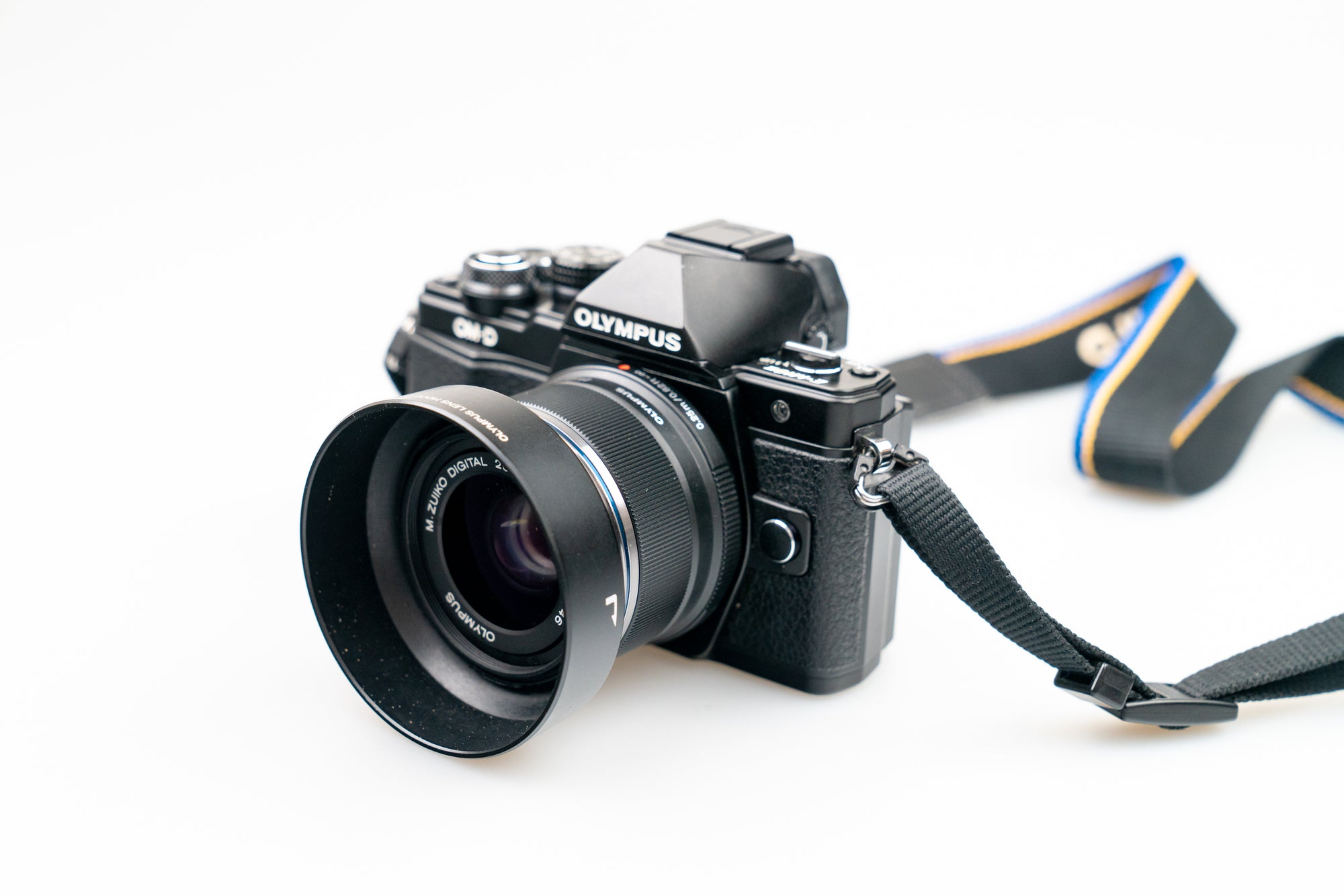 Olympus OM-D E-M10 Mark II med 25mm f/1.8