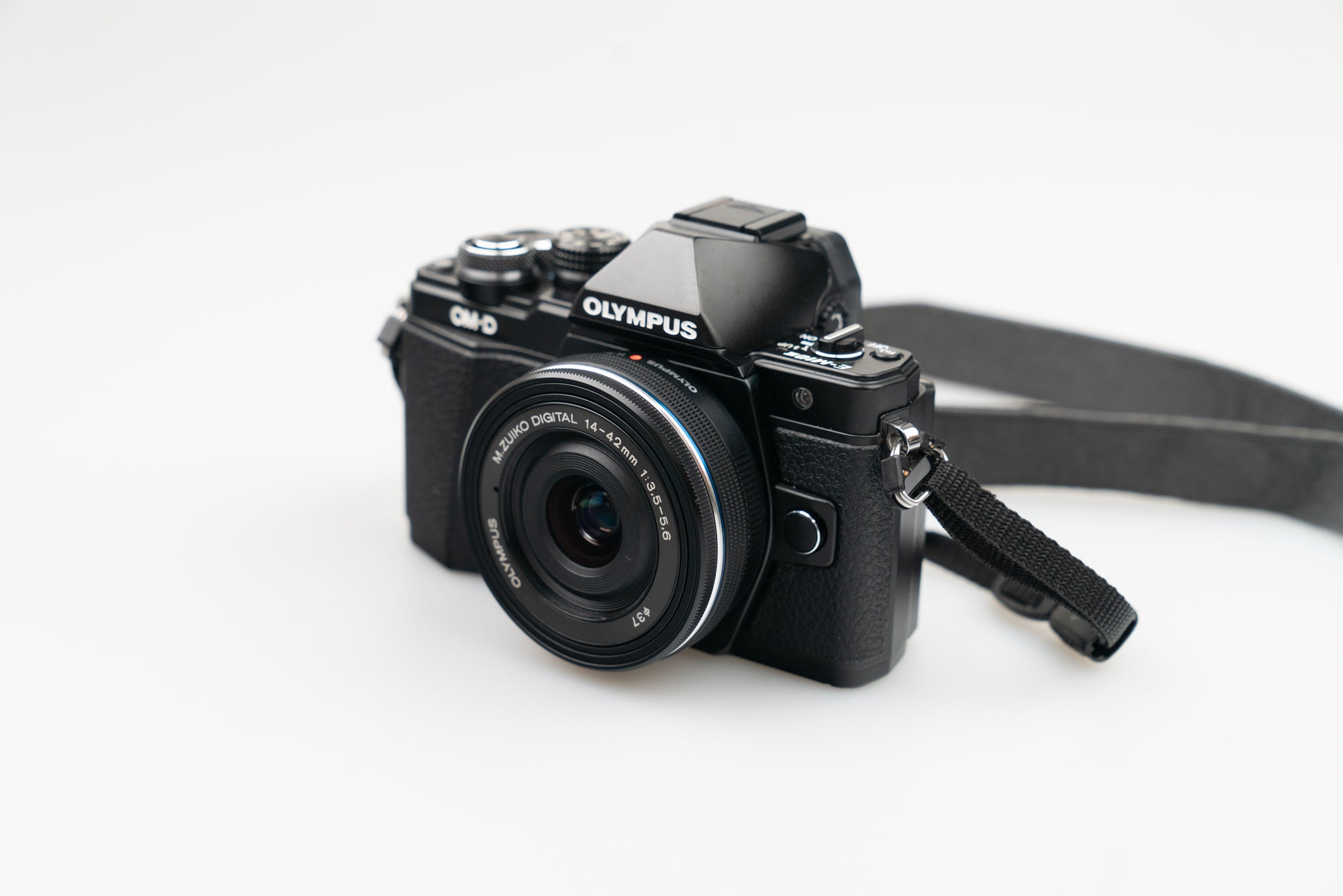 Olympus OM-D E-M10 Mark II med 14–42mm f/3.5–5.6