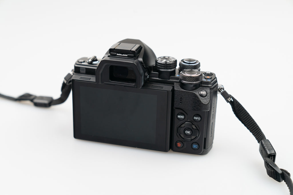 Olympus OM-D E-M10 Mark II med 14–42mm f/3.5–5.6
