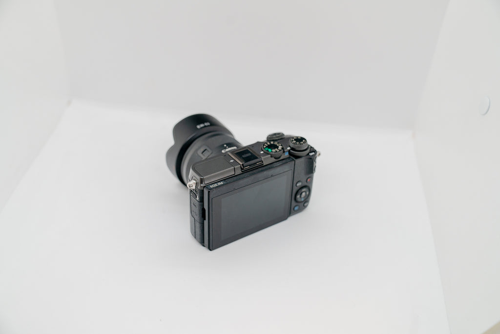 Canon M6 systemkamera + 4 objektiver