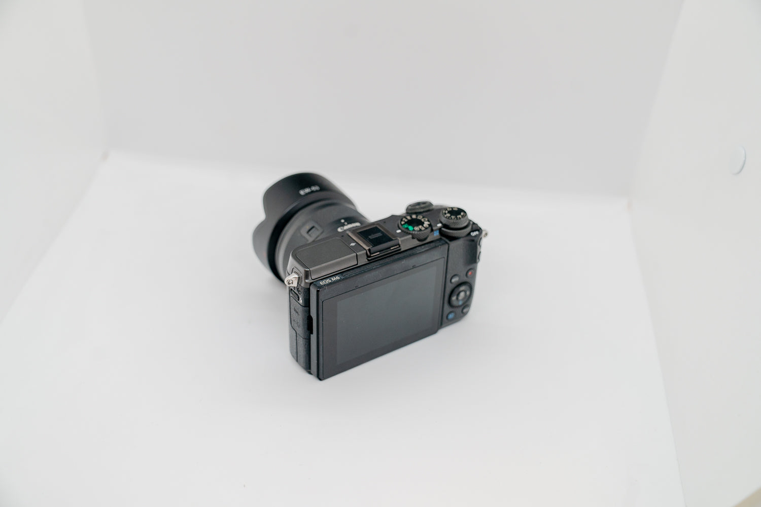 Canon M6 systemkamera + 4 objektiver