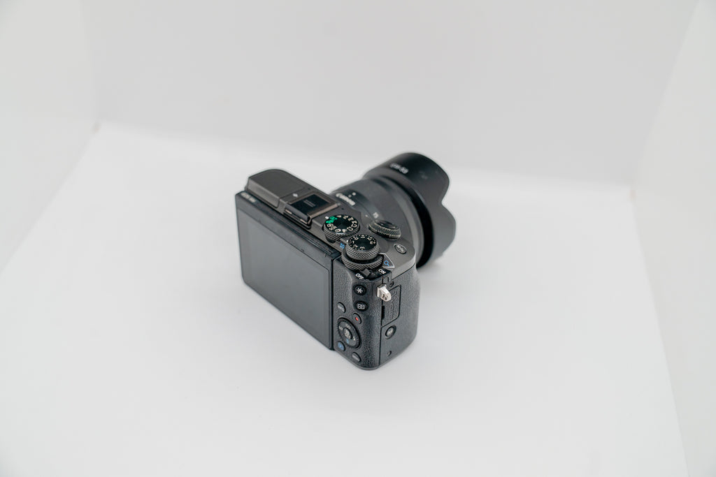 Canon M6 systemkamera + 4 objektiver