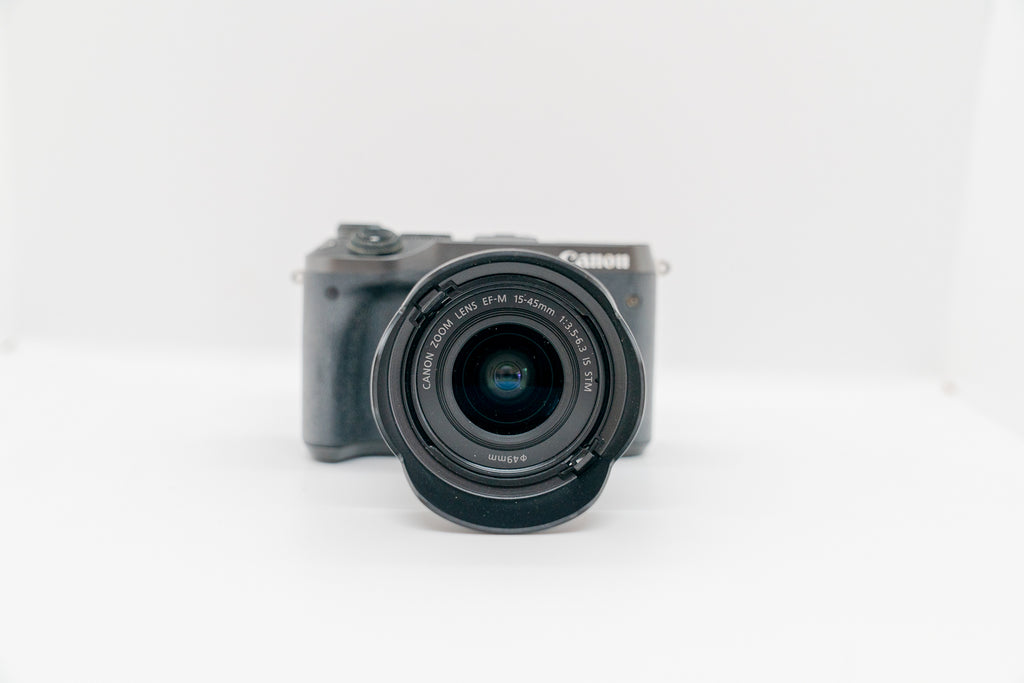 Canon M6 systemkamera + 4 objektiver