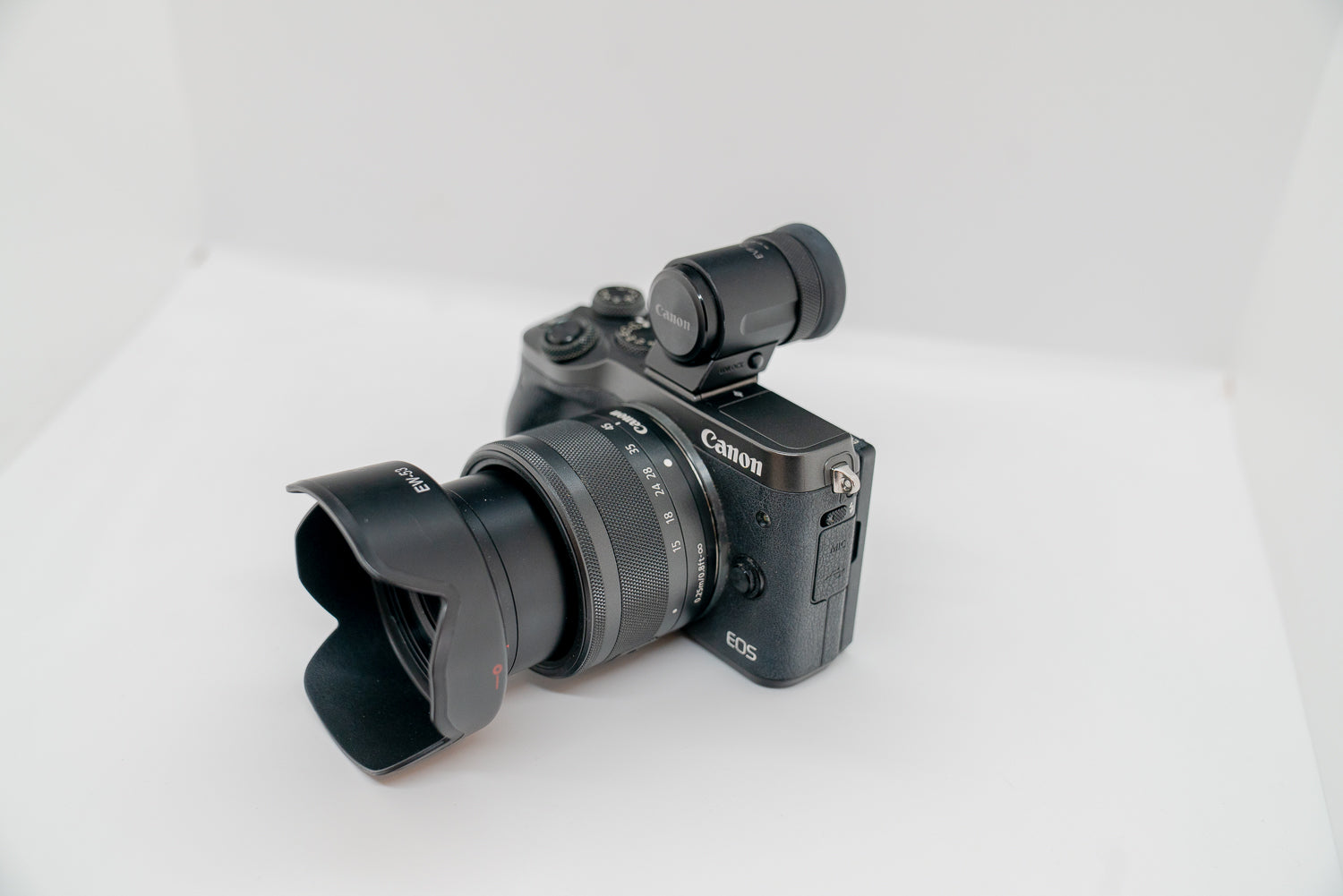 Canon M6 systemkamera + 4 objektiver